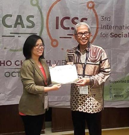 รองคณบดีฝ่ายวิจัย,คณะศิลปศาสตร์,เข้าร่วมการประชุมระดับนานาชาติ,,3rd,International,Conference,for,Social,Science,(3rd,ICSS),ณ,กรุงโฮจิมินห์ซิตี้,ประเทศเวียดนาม