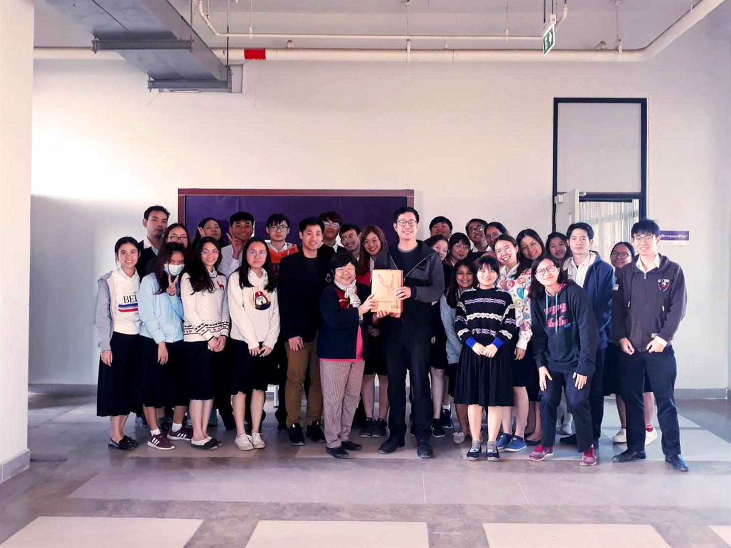 รองคณบดีฝ่ายการศึกษา คณะทันตแพทยศาสตร์ ม.ขอนแก่นให้เกียรติมาเป็นวิทยากรแลกเปลี่ยนรู้แก่นิสิตทันตแพทย์ชั้นคลินิก