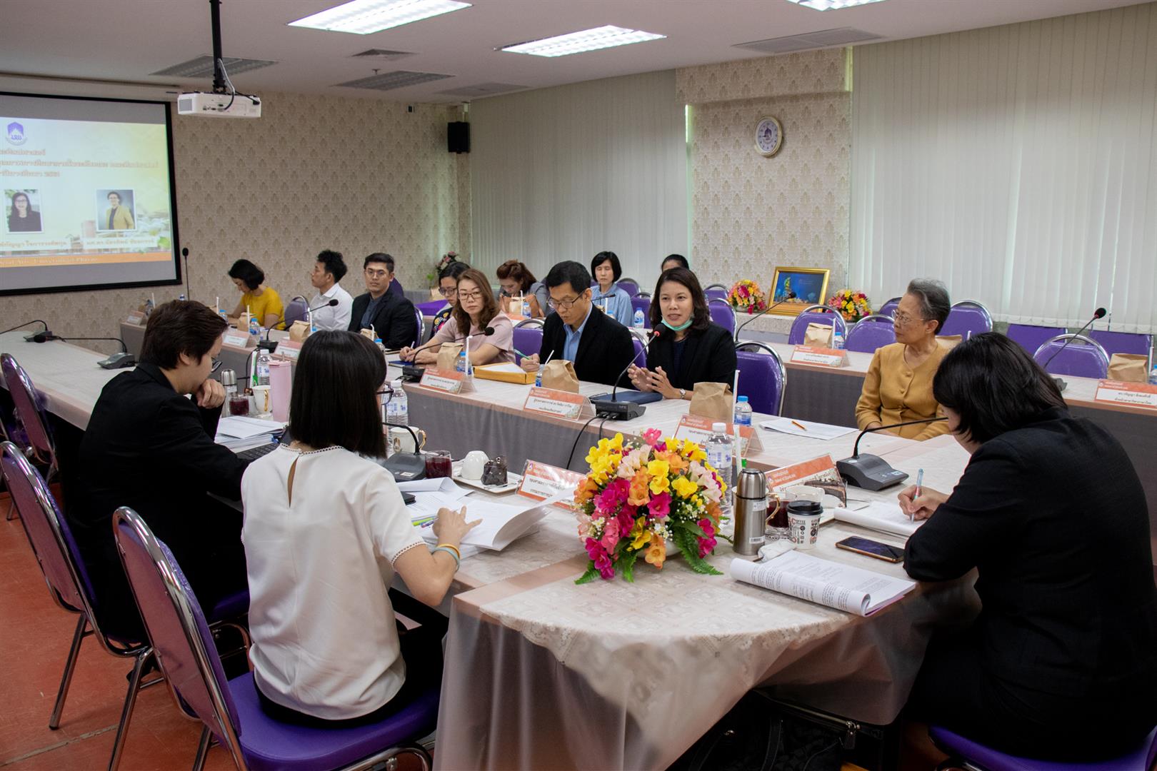 คณะศิลปศาสตร์,ได้จัดการประเมินคุณภาพการศึกษาภายในระดับคณะ,,หลักสูตร,ศศ.ม.,(ภาษาศาสตร์),และ,หลักสูตร,ศศ.ด.,(ภาษาศาสตร์)