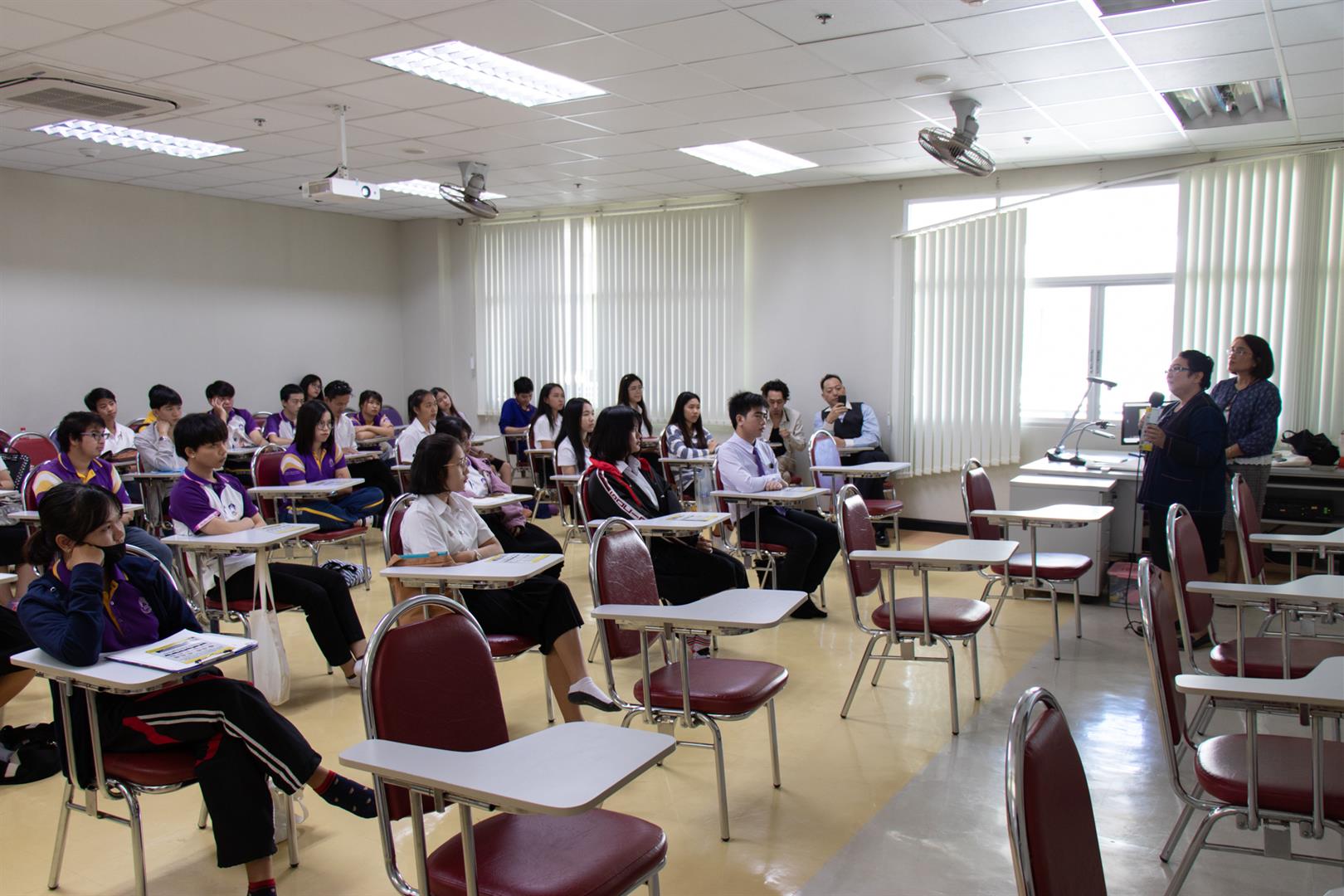 สาขาวิชาภาษาญี่ปุ่น,คณะศิลปศาสตร์,ให้การต้อนรับศูนย์พัฒนาการด้านสุขภาพแบบองค์รวม,,มหาวิทยาลัยฟาร์อีสเทอร์น,และร่วมโครงการ,“ประกาศนียบัตร,ดูแลผู้สูงอายุ,420,ชั่วโมง”