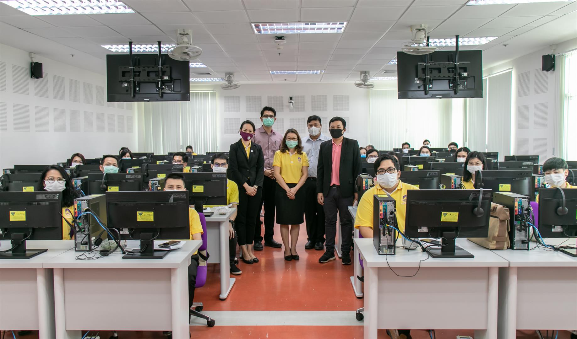 คณะศิลปศาสตร์จัดโครงการ “สร้างความรู้ความเข้าใจในการจัดการเรียนการสอนแบบออนไลน์” ในช่วงการแพร่ระบาดของไวรัสโคโรนา (COVID-19)