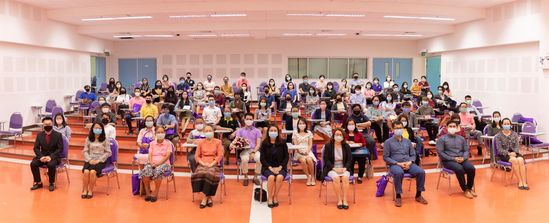 คณะศิลปศาสตร์จัดโครงการ ประชุมบุคลากรคณะศิลปศาสตร์ ครั้งที่ 3/2563 พร้อมเชิญชวนและแนะแนวทางการเรียนการสอนออนไลน์