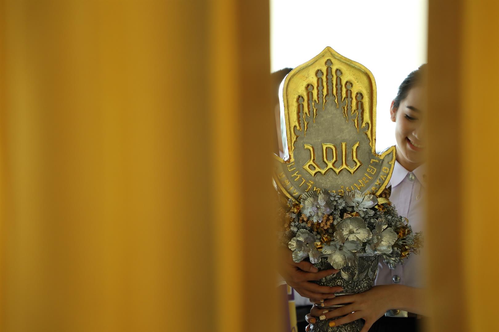 คณะทันตแพทยศาสตร์ขอแสดงความยินดีกับบุคลากรและนิสิตคณะทันตแพทย์ที่ได้รับรางวัลในพิธีไหว้ครู,และพิธีมอบรางวัลนิสิตเกียรติยศ,ประจำปีการศึกษา,2562