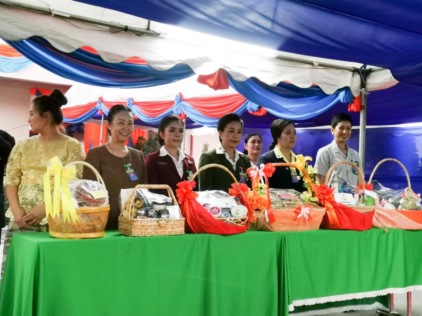 อธิการบดี มหาวิทยาลัยพะเยา รองศาสตราจารย์ ดร. สุภกร พงศบางโพธิ์ พร้อมด้วยคณะผู้บริหาร เจ้าหน้าที่ และนิสิตมหาวิทยาลัยพะเยา เข้าเฝ้ารับและส่งเสด็จ สมเด็จพระเจ้าน้องนางเธอ เจ้าฟ้าจุฬาภรวลัยลักษณ์ อัครราชกุมารี กรมพระศรีสวางควัฒนวรขัตติยราชนารี เสด็จเยี่ยมหน่วยแพทย์ พอ.สว.