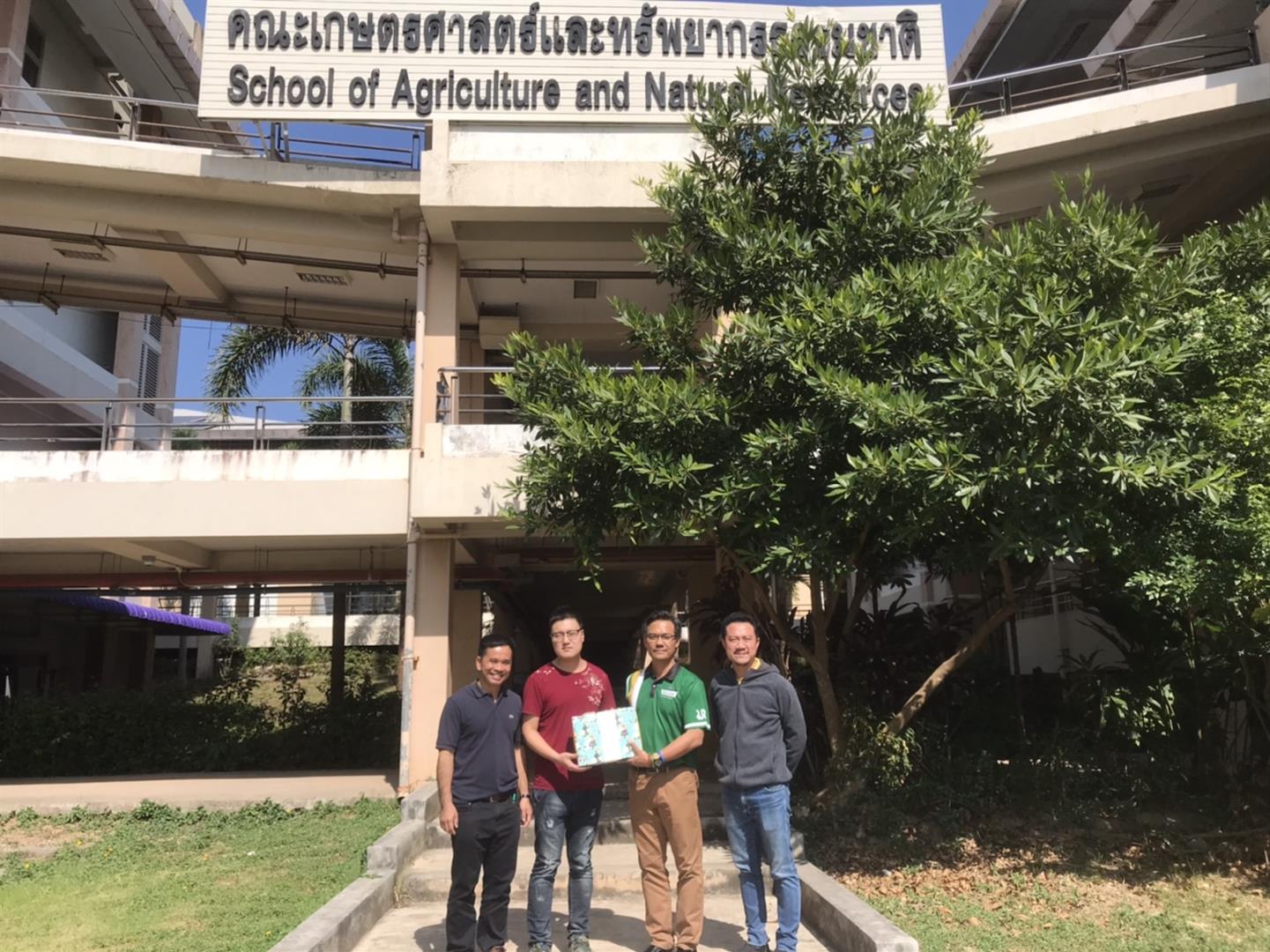 Mr. Wu Yunhe นิสิตในระดับปริญญาเอก ของสถาบัน Kunming Institute of Zoology, Chinese Academy of Science (CAS) ประเทศจีนได้เข้าพบพูดคุยท่านคณบดี ผศ.ดร.บุญฤทธิ์ สินค้างาม โครงการหน่วยความเป็นเลิศ Unit of Excellence ด้ายความหลากหลายทางชีวภาพและการจัดการทรัพยากร