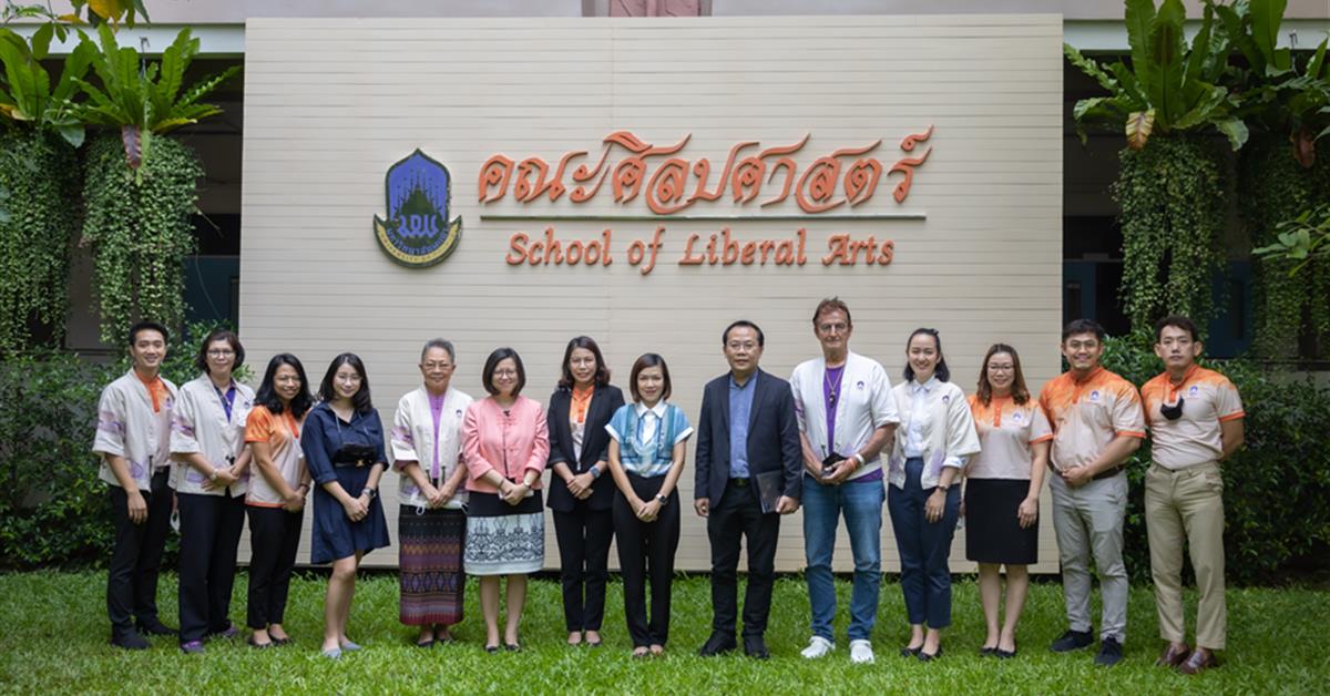 คณะศิลปศาสตร์ นำเสนอพื้นที่การเรียนรู้ที่ผ่านพิจารณาเบื้องต้น ภายใต้ชื่อ “พื้นที่การเรียนรู้ภาษาอังกฤษของศูนย์การเรียนอินทรีอาสา (บ้านห้วยปุ้ม)”