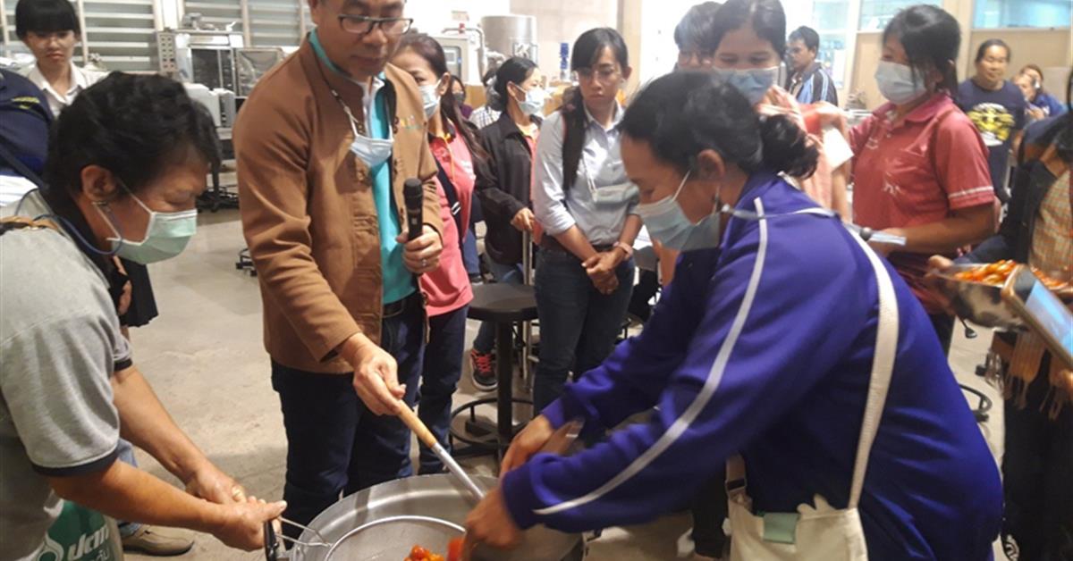 คณะเกษตรศาสตร์ฯ จัดการอบรมเชิงปฏิบัติการแปรรูปและเพิ่มมูลค่าข้าว กล้วย และมะเขือเทศ