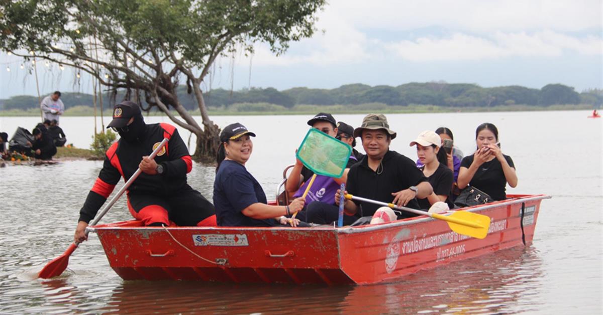 มหาวิทยาลัยพะเยา จัดกิจกรรมจิตอาสาเก็บขยะหลังเทศกาลลอยกระทง