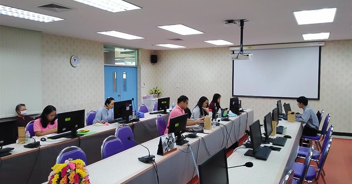 ศูนย์ภาษาคณะศิลปศาสตร์ มหาวิทยาลัยพะเยา  จัดสอบวัดความรู้ภาษาอังกฤษสำหรับนิสิตรหัส 63 ผ่านโปรแกรม DynEd