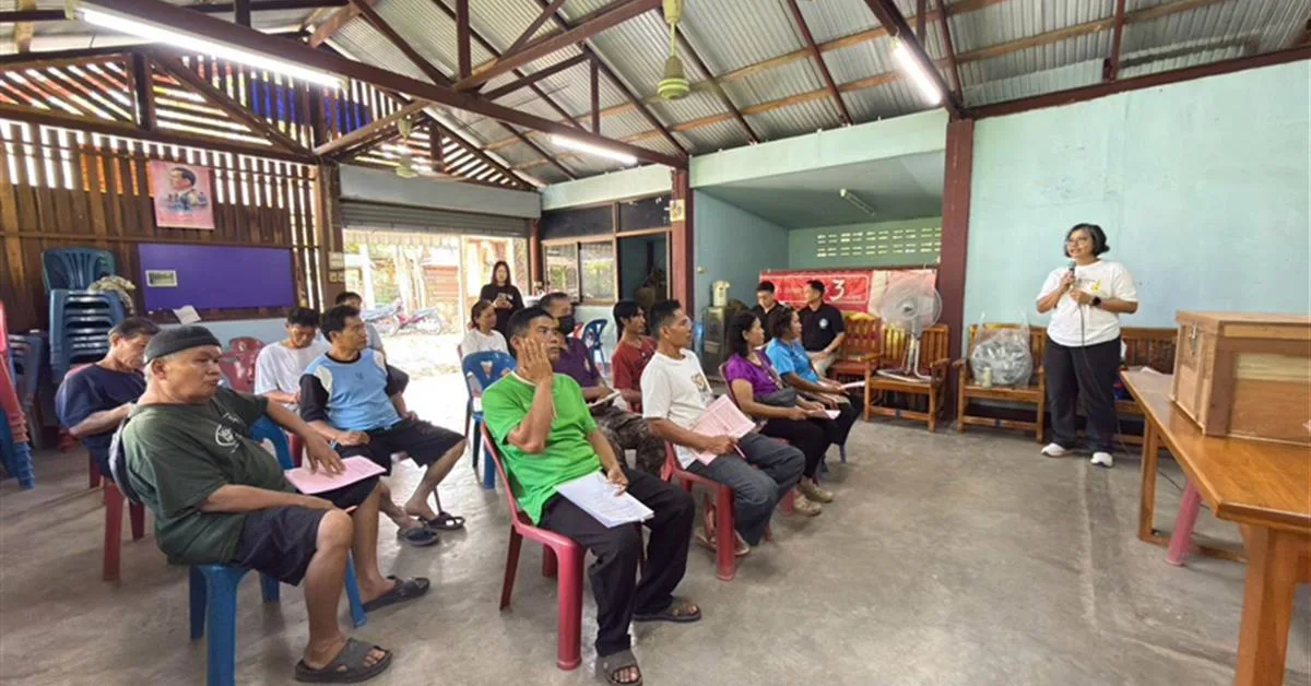 School of Science, University of Phayao Researcher Delivers Beehive Boxes and Stands to Farmer Groups in Mae Ka Na Rai Diao Community, Phayao Province, Expanding Thai Honeycomb Bee Technology to Sustainably Increase Farmers' Income