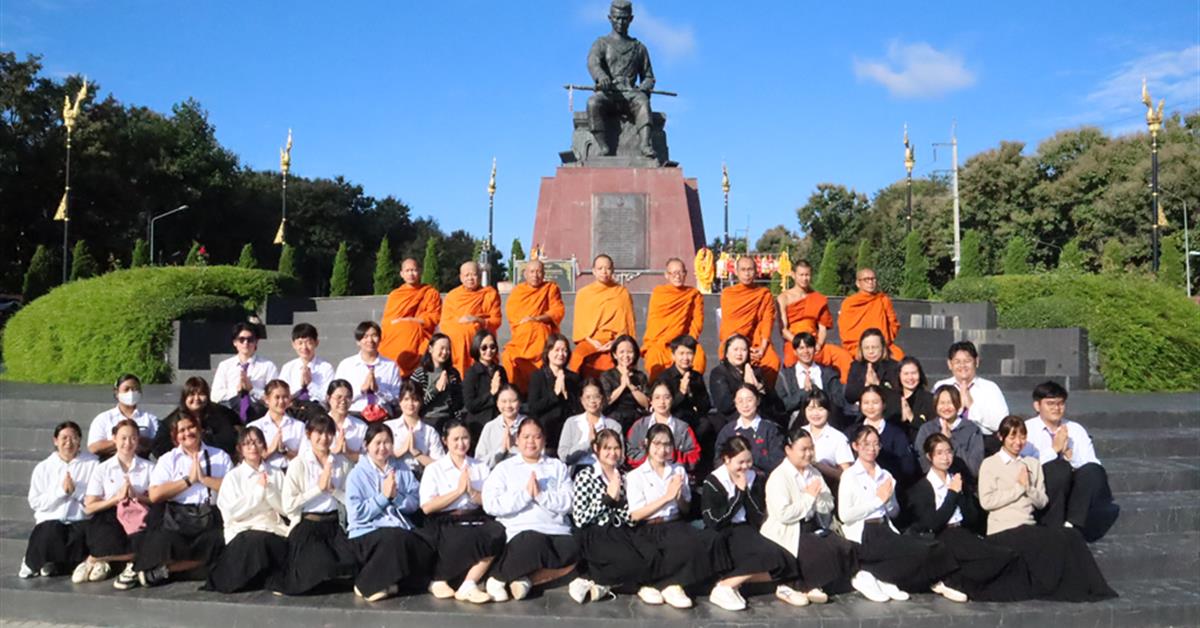 พิธีตักบาตร และบำเพ็ญกุศลถวายเป็นพระราชกุศลแด่ พระบรมราชชนนีพันปีหลวง