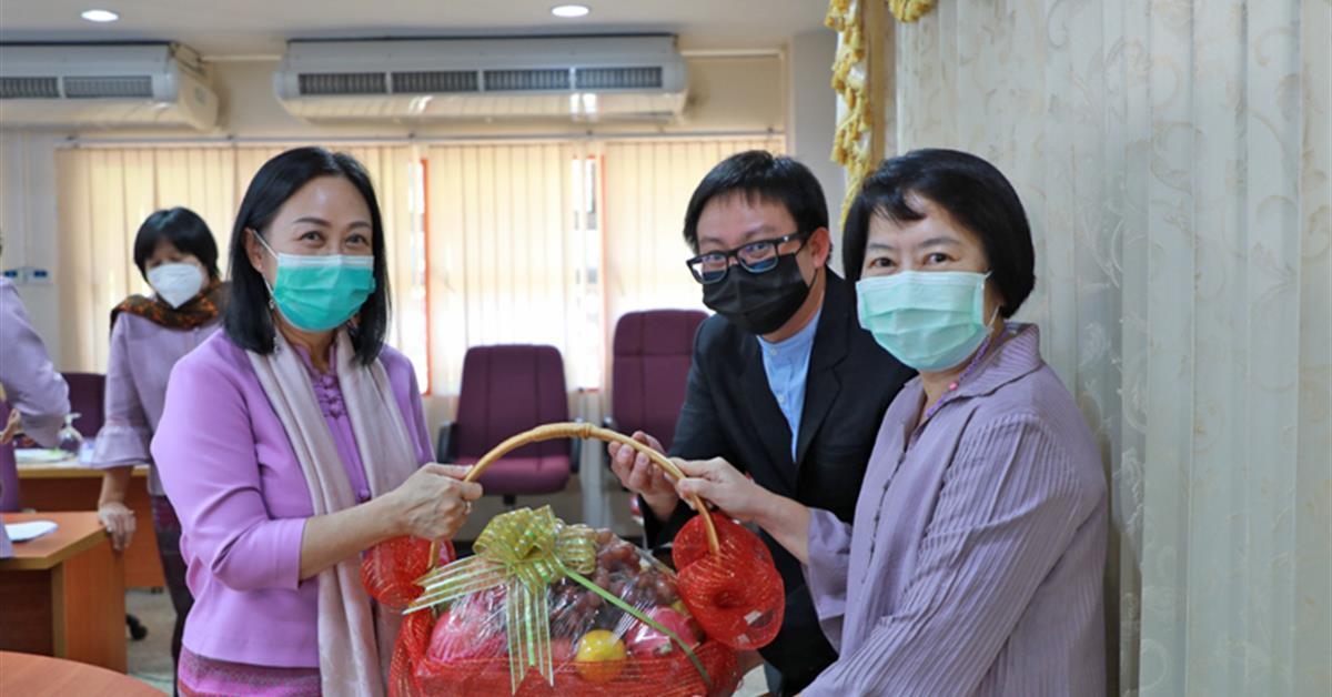คณะทันตแพทยศาสตร์ มหาวิทยาลัยพะเยา เข้าสวัสดีปีใหม่คณะผู้บริหารมหาวิทยาลัยพะเยา