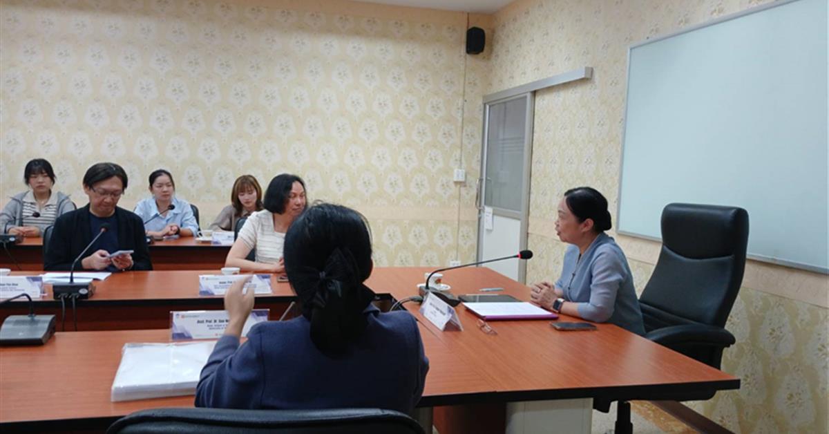 ต้อนรับคณะผู้บริหารและนิสิต