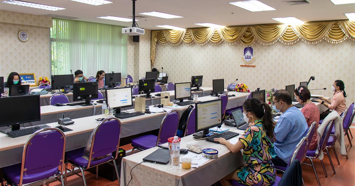 ศูนย์ภาษาคณะศิลปศาสตร์ จัดทดสอบวัดความรู้ภาษาอังกฤษ ระดับปริญญาตรี สำหรับนิสิตรหัส 64 เพื่อเปิดใช้งานโปรแกรมสำเร็จรูป แบบออนไลน์