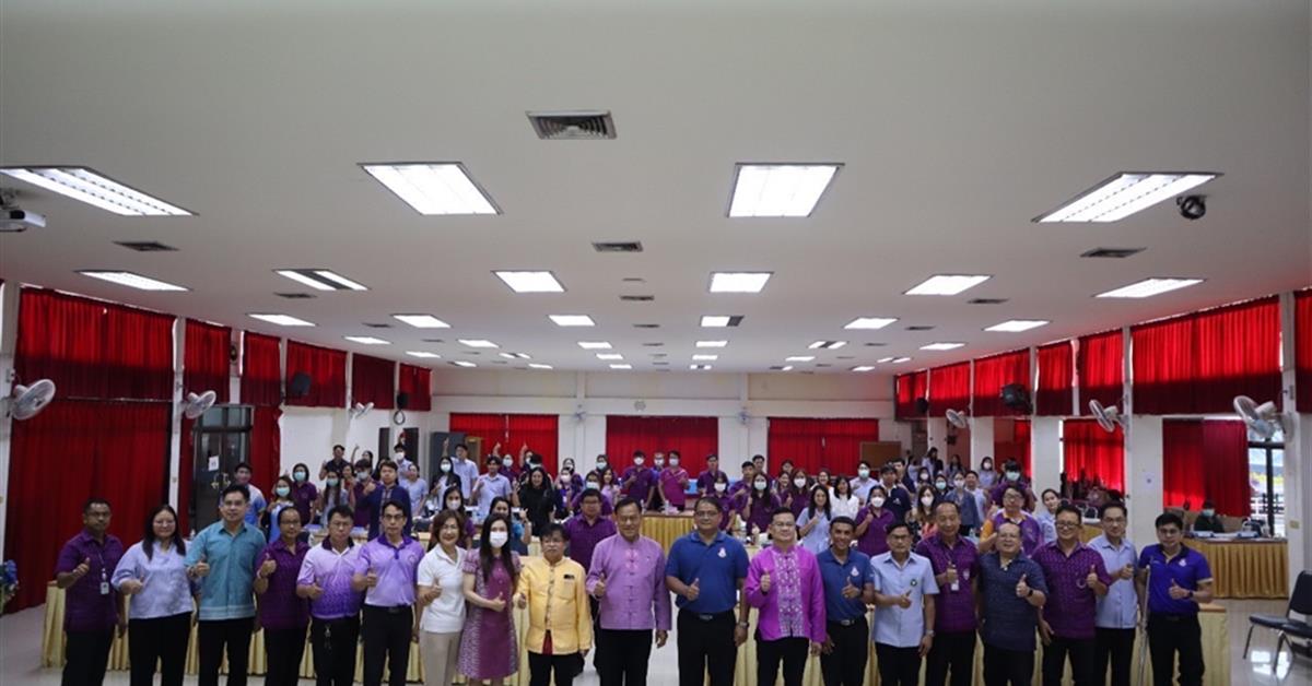 คณะสาธารณสุขศาสตร์ มหาวิทยาลัยพะเยา ร่วมกับองค์การบริหารส่วนจังหวัดอุตรดิตถ์ จัดโครงการตรวจประเมินความเสี่ยงในการทำงานของเกษตรกรจากการใช้สารเคมีกำจัดศัตรูพืชและสารกำจัดแมลง