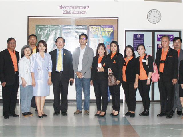 คณะผู้บริหาร,บุคลากร,มหาวิทยาลัยเทคโนโลยีสุรนารีและโรงเรียนราชสีมาวิทยาลัย,จังหวัดนครราชสีมา,,เยี่ยมชมศูนย์บรรณสารและสื่อการศึกษา,มหาวิทยาลัยพะเยา