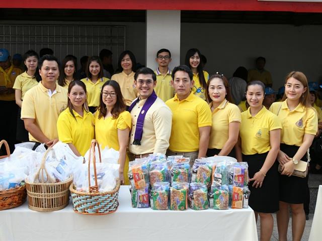 มหาวิทยาลัยพะเยา,ร่วมประกอบพิธีเจริญพระพุทธมนต์,ทำบุญตักบาตร,เนื่องในงานพระราชพิธีบรมราชาภิเษก,ณ,พระวิหารหลวง,วัดศรีโคมคำ,พระอารามหลวง,จังหวัดพะเยา