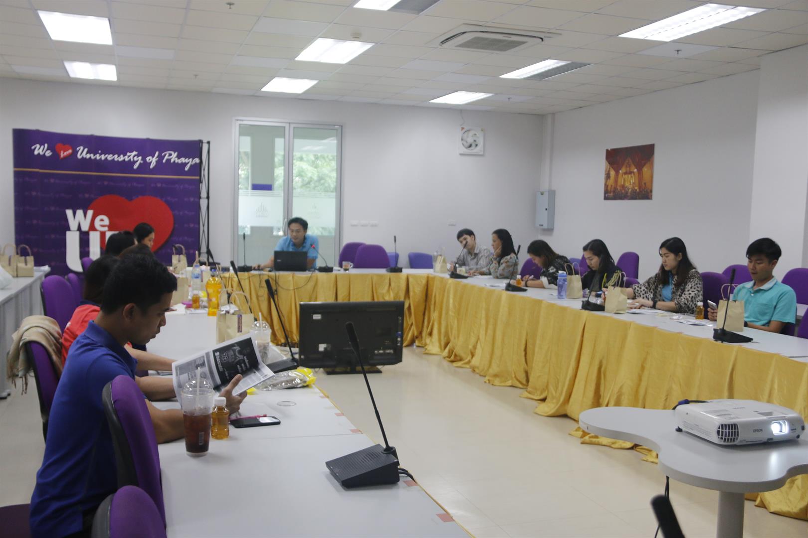 สำนักงานเลขานุการ,คณะ,ICT,ม.พะเยา,จัดประชุมแลกเปลี่ยนเรียนรู้ด้านเทคนิคการเขียนคู่มือปฏิบิติงานและจริยธรรมการวิจัยในคน,เพื่อแบ่งปันและถ่ายทอดความรู้ให้แก่เพื่อนร่วมงาน,นำไปต่อยอดเพื่อพัฒนางานอย่างต่อเนื่อง