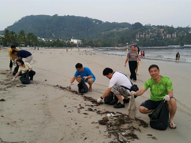 มหาวิทยาลัยพะเยา,ลงพื้นที่จัดทำกิจกรรม,CSR,รณรงค์เก็บขยะชายหาด
