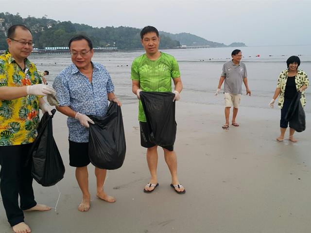 มหาวิทยาลัยพะเยา,ลงพื้นที่จัดทำกิจกรรม,CSR,รณรงค์เก็บขยะชายหาด