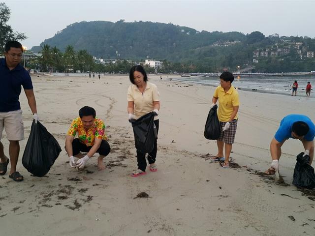 มหาวิทยาลัยพะเยา,ลงพื้นที่จัดทำกิจกรรม,CSR,รณรงค์เก็บขยะชายหาด
