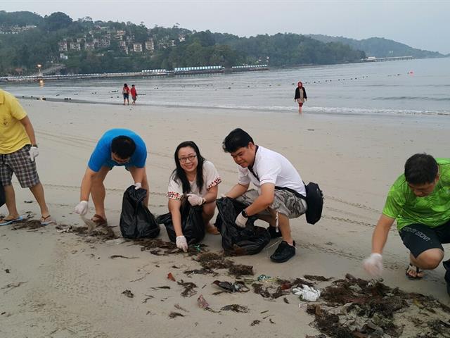 มหาวิทยาลัยพะเยา,ลงพื้นที่จัดทำกิจกรรม,CSR,รณรงค์เก็บขยะชายหาด