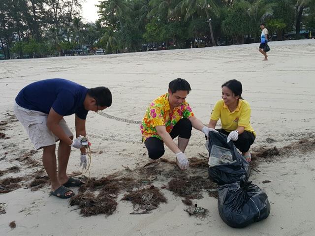 มหาวิทยาลัยพะเยา,ลงพื้นที่จัดทำกิจกรรม,CSR,รณรงค์เก็บขยะชายหาด
