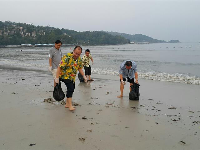 มหาวิทยาลัยพะเยา,ลงพื้นที่จัดทำกิจกรรม,CSR,รณรงค์เก็บขยะชายหาด
