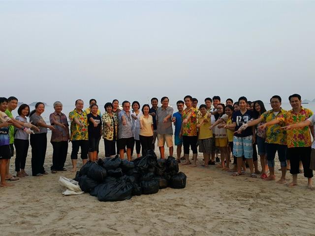 มหาวิทยาลัยพะเยา,ลงพื้นที่จัดทำกิจกรรม,CSR,รณรงค์เก็บขยะชายหาด