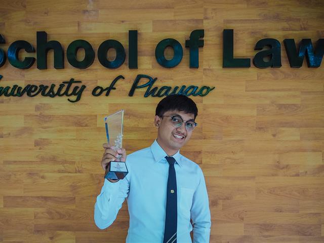 คณะนิติศาสตร์,คว้าอันดับ,1,ในระดับภาค,5