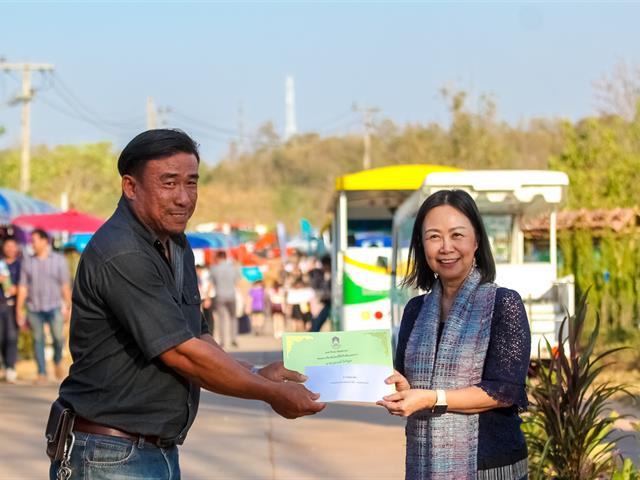 อธิการบดีมหาวิทยาลัยพะเยา เปิดงานพะเยาเกษตรแฟร์ “เปิดบ้าน เมืองพะเยา” ครั้งที่ 1 พร้อมมอบรางวัลการประกวดและชมนิทรรศการ การออกร้านจากหน่วยงานต่างๆ โดยมีผู้เข้าร่วมงานจำนวนมาก