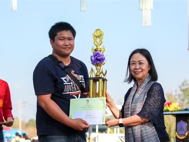 อธิการบดีมหาวิทยาลัยพะเยา เปิดงานพะเยาเกษตรแฟร์ “เปิดบ้าน เมืองพะเยา” ครั้งที่ 1 พร้อมมอบรางวัลการประกวดและชมนิทรรศการ การออกร้านจากหน่วยงานต่างๆ โดยมีผู้เข้าร่วมงานจำนวนมาก