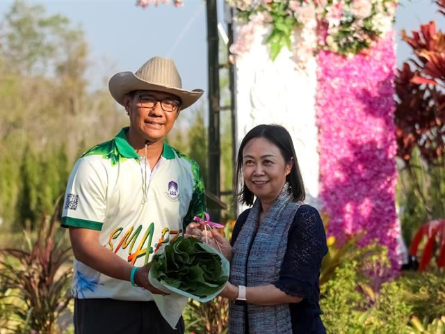 อธิการบดีมหาวิทยาลัยพะเยา เปิดงานพะเยาเกษตรแฟร์ “เปิดบ้าน เมืองพะเยา” ครั้งที่ 1 พร้อมมอบรางวัลการประกวดและชมนิทรรศการ การออกร้านจากหน่วยงานต่างๆ โดยมีผู้เข้าร่วมงานจำนวนมาก