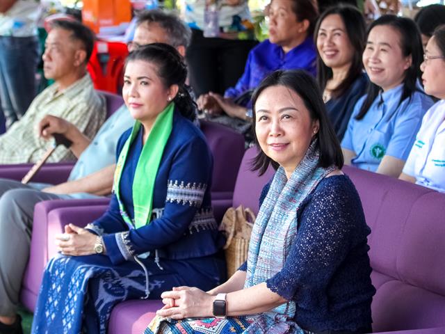อธิการบดีมหาวิทยาลัยพะเยา เปิดงานพะเยาเกษตรแฟร์ “เปิดบ้าน เมืองพะเยา” ครั้งที่ 1 พร้อมมอบรางวัลการประกวดและชมนิทรรศการ การออกร้านจากหน่วยงานต่างๆ โดยมีผู้เข้าร่วมงานจำนวนมาก