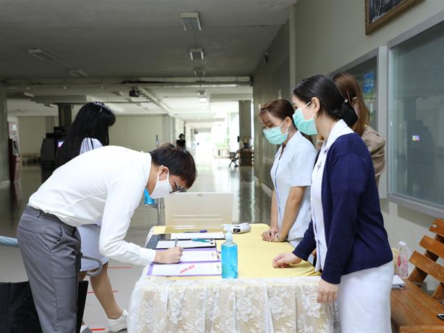บุคลากรสายบริการ คณะทันตแพทยศาสตร์พร้อมรับการพัฒนาตามระบบมาตรฐาน ISO 9001: 2015