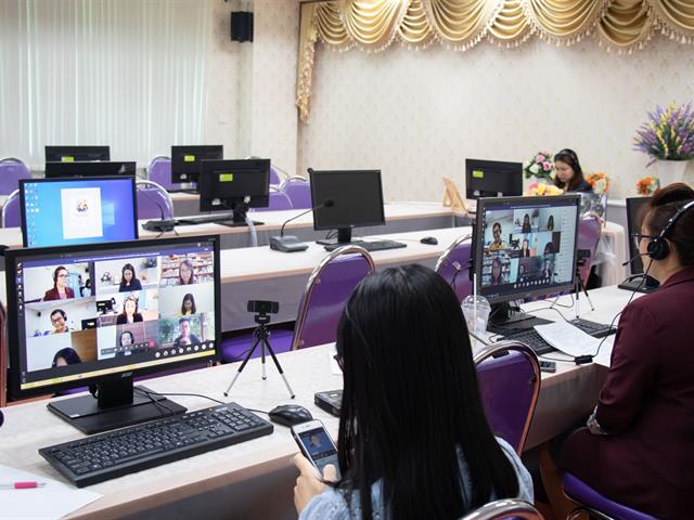คณะศิลปศาสตร์จัดโครงการปฐมนิเทศนิสิตระดับบัณฑิตศึกษา  ประจำปีการศึกษา 2563 ผ่านระบบออนไลน์ (Microsoft Team)