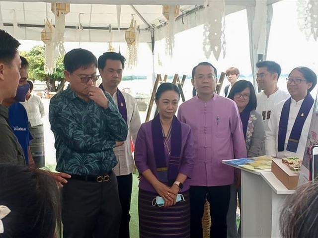 ผู้บริหารคณะศิลปศาสตร์ร่วมนำเสนอโครงการ “Phayao Learning City” ในงานนิทรรศการงานวิจัย “กิจกรรมวัฒนธรรมเชิงสร้างสรรค์ ชุมชนระเบียงกว๊านพะเยา”
