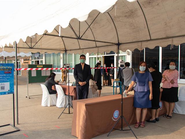 คณะศิลปศาสตร์ ร่วมแนะแนวหลักสูตรระดับปริญญาตรีและหลักสูตรระยะสั้น  ในงานประชุมผู้ปกครอง โรงเรียนพะเยาพิทยาคม 2564