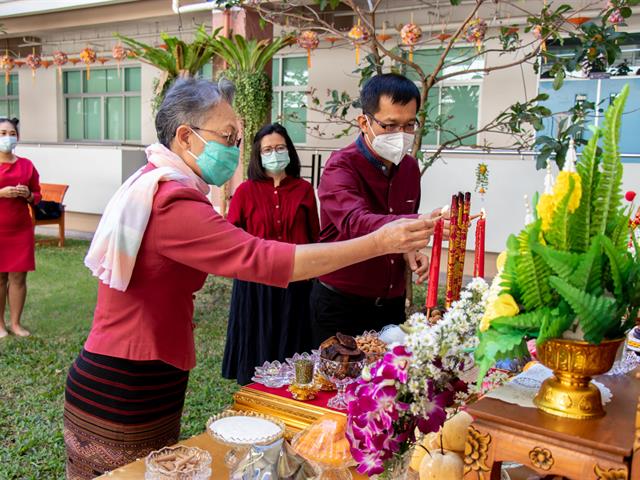คณะศิลปศาสตร์จัดพิธีไหว้สิ่งศักดิ์สิทธิ์ เสริมความเป็นสิริมงคลเนื่องในโอกาสวันตรุษจีน 2564