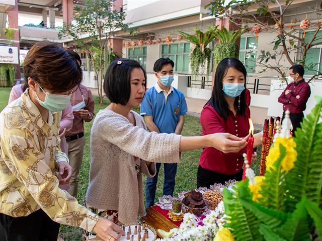 คณะศิลปศาสตร์จัดพิธีไหว้สิ่งศักดิ์สิทธิ์ เสริมความเป็นสิริมงคลเนื่องในโอกาสวันตรุษจีน 2564