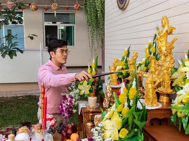 คณะศิลปศาสตร์จัดพิธีไหว้สิ่งศักดิ์สิทธิ์ เสริมความเป็นสิริมงคลเนื่องในโอกาสวันตรุษจีน 2564