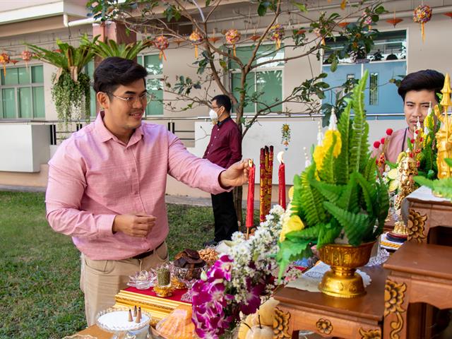 คณะศิลปศาสตร์จัดพิธีไหว้สิ่งศักดิ์สิทธิ์ เสริมความเป็นสิริมงคลเนื่องในโอกาสวันตรุษจีน 2564