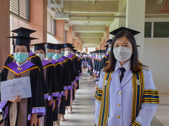 วิทยาลัยการศึกษา มหาวิทยาลัยพะเยา ขอแสดงความยินดี กับบัณฑิต มหาบัณฑิต และดุษฎีบัณฑิต ในพิธีพระราชทานปริญญาบัตร ประจำปีการศึกษา 2563