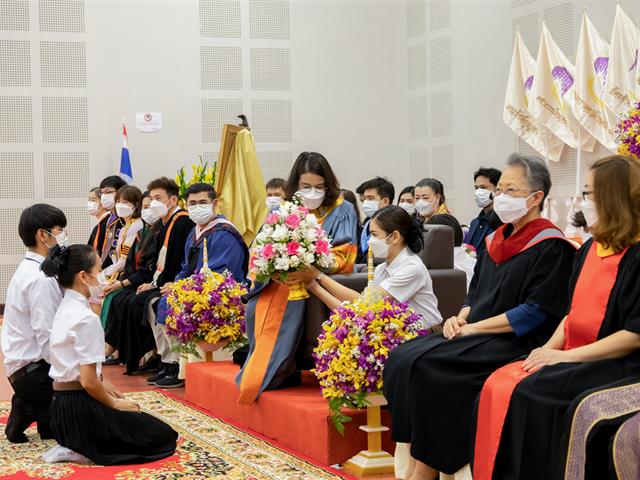 คณะศิลปศาสตร์จัดพิธีไหว้ครู “กราบคุรุปูจา ครูบาอาจารย์เจ้า” ประจำปีการศึกษา ๒๕๖๕