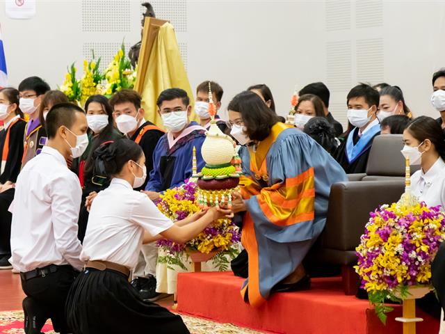 คณะศิลปศาสตร์จัดพิธีไหว้ครู “กราบคุรุปูจา ครูบาอาจารย์เจ้า” ประจำปีการศึกษา ๒๕๖๕