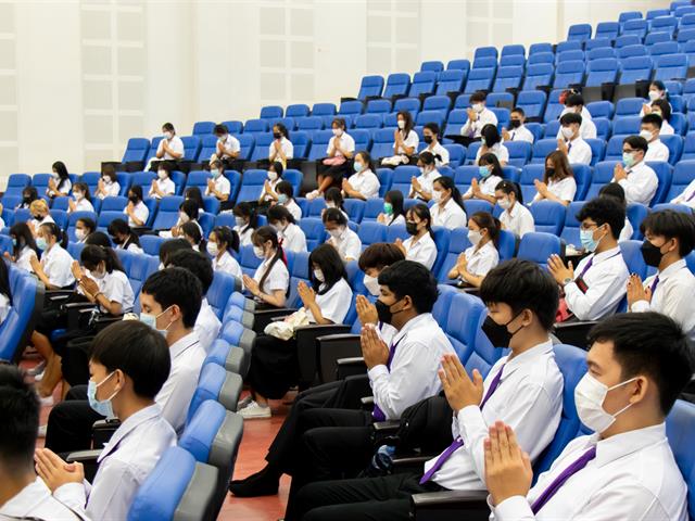 คณะศิลปศาสตร์จัดพิธีไหว้ครู “กราบคุรุปูจา ครูบาอาจารย์เจ้า” ประจำปีการศึกษา ๒๕๖๕
