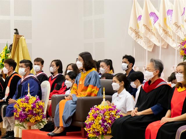 คณะศิลปศาสตร์จัดพิธีไหว้ครู “กราบคุรุปูจา ครูบาอาจารย์เจ้า” ประจำปีการศึกษา ๒๕๖๕