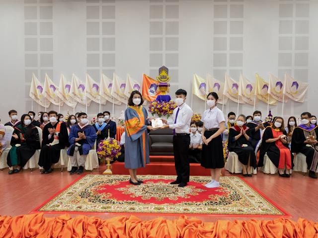 คณะศิลปศาสตร์จัดพิธีไหว้ครู “กราบคุรุปูจา ครูบาอาจารย์เจ้า” ประจำปีการศึกษา ๒๕๖๕
