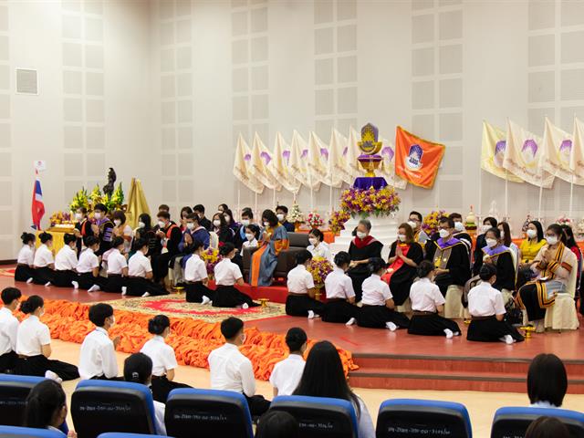 คณะศิลปศาสตร์จัดพิธีไหว้ครู “กราบคุรุปูจา ครูบาอาจารย์เจ้า” ประจำปีการศึกษา ๒๕๖๕