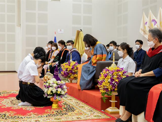 คณะศิลปศาสตร์จัดพิธีไหว้ครู “กราบคุรุปูจา ครูบาอาจารย์เจ้า” ประจำปีการศึกษา ๒๕๖๕